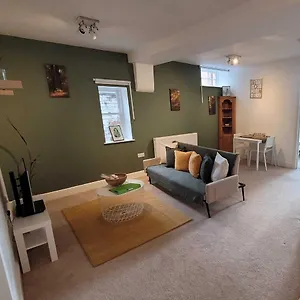 Apartment 7b Lansdown Place Lane, Cheltenham